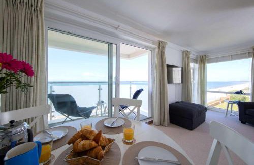 East Wittering Apartamento | High-End Beachfront Getaway Sea View King Bed