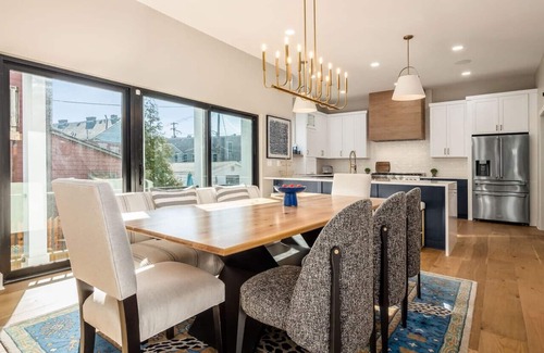 Italian Village Casa | High End New Build, Rooftop Hot Tub, City Views!