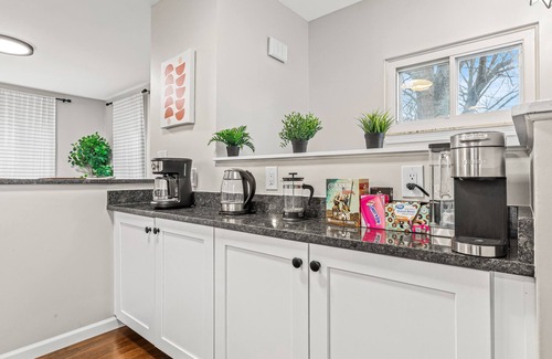 Taylor Casa | High End Finishes - Entire 3 Bed 2 Bath Ranch Home
