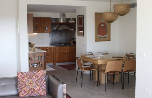 Old North Apartamento | High end three bedroom apartment 8th floor with sea view, pool, parking!