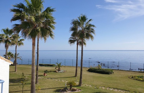 Casares del Mar Apartamento | high-end waterfront apartment, fully air-conditioned. renovated.nSea view