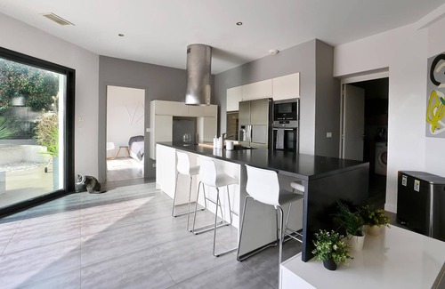 Teyran Casa | Alojamiento de 3 habitaciones en Teyran