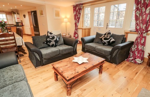 South Charlton Cabaña | High Hemmel House, EMBLETON