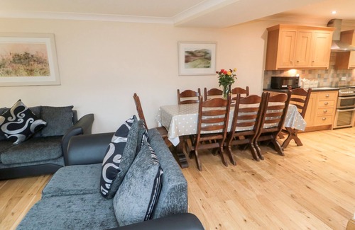 South Charlton Cabaña | High Hemmel House, EMBLETON