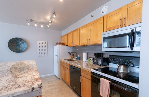 Waikiki Condominio | High Level Waikiki Condo - Enjoy Ocean Views From Your Private Lanai! by Koko Resort Vacation Rentals