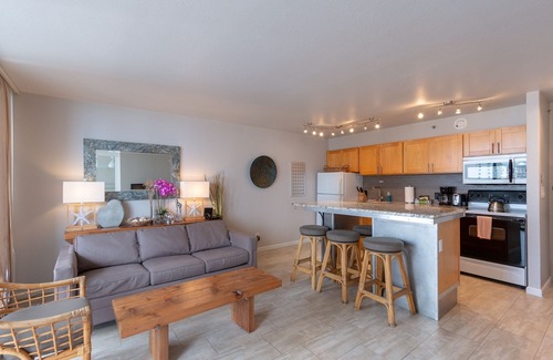 Waikiki Condominio | High Level Waikiki Condo - Enjoy Ocean Views From Your Private Lanai! by Koko Resort Vacation Rentals