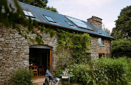 Kington Cabaña | High Park: Stunning views and a hot tub