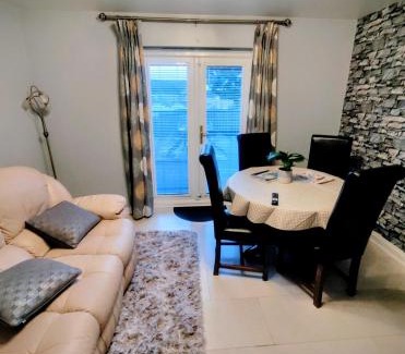 Idle Apartamento | High Rigg House Bradford - Luxury Accomodation with Private Parking