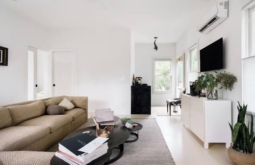 Oak Cliff Casa | High-style Home near Bishop Arts and Downtown Dallas