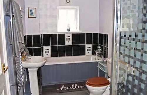 Boncath Cama Y Desayuno | Highbury Garden Suite