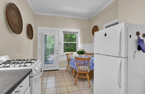 Surf City Apartamento | Higher Altitude | Cozy Downstairs Apt. Close to the Beach in Surf City, NC