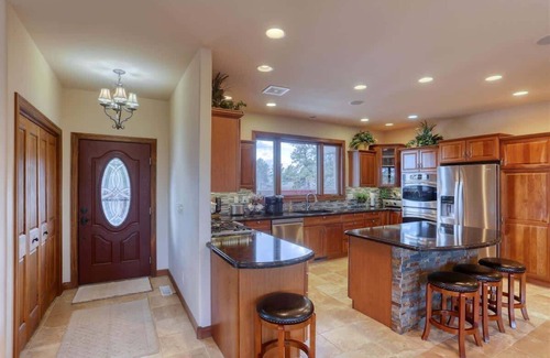 Colonial Pine Hills Casa | Highland Hilltop Retreat - Beautiful views, Pool T