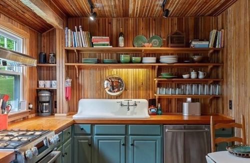 Mirror Lake Casa | Highlands Cottage Retreat at Mirror Lake & Dog Friendly!!