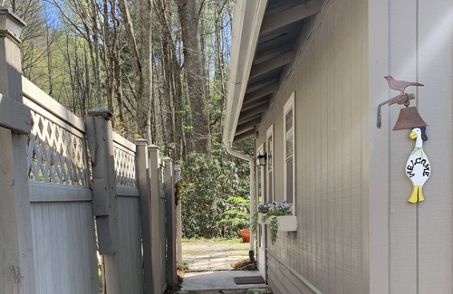 Highlands Cabaña | Highlands mountain cottage-14 minutes to town!