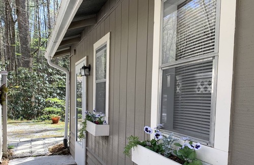 Highlands Cabaña | Highlands mountain cottage-14 minutes to town!