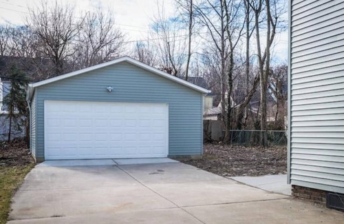 Cleveland Heights Casa | Highly refined and fully remodeled heights home