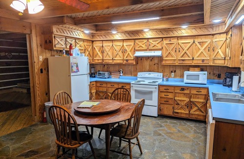 Jamestown Cabina | Hike, bike, horse riding or porch sitting near Big South Fork and Pickett St. Pk