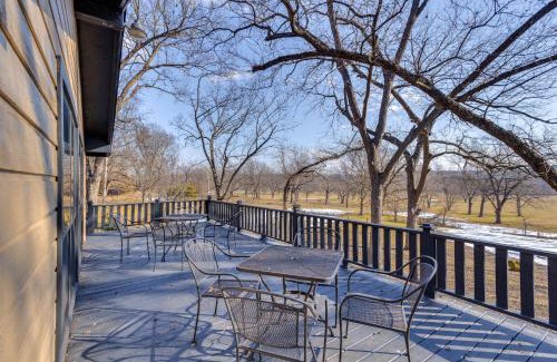 Sulphur Casa | Hike, Fish and Explore Family Cabin in Sulphur!