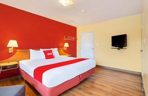 North Lima Hotel | Hike Nature Trails and Enjoy Parking in a Pet-Friendly Guest Stay