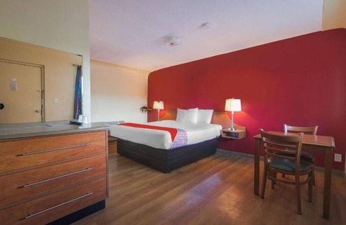 North Lima Hotel | Hike Nature Trails and Enjoy Parking in a Pet-Friendly Guest Stay