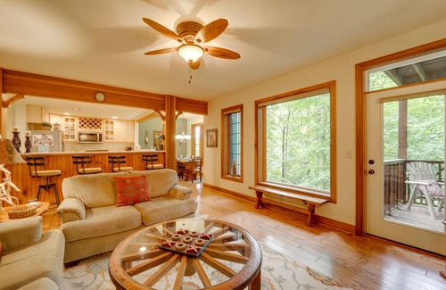 Mountain Air Condominio | Excelente Mountain Air Condo w / Vistas, cerca de Asheville!