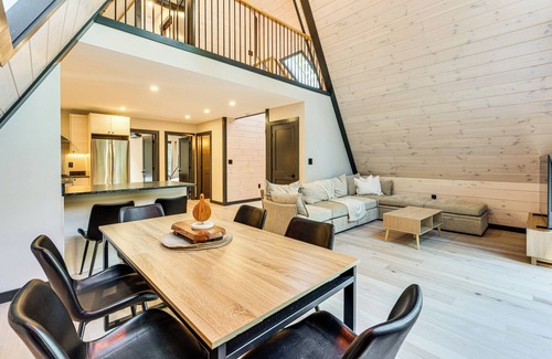 Danbury Cabina | Hike, Ski & Explore: Serene Danbury Cabin w/ Sauna