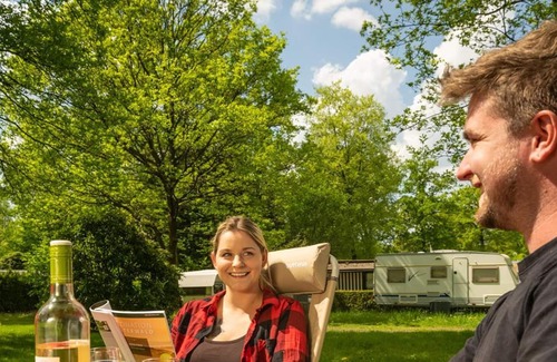 Mittelhof Apartamento | Hiker's room 1 (2-bed room) - Camping in the Oak Forest Camping - Chalet - Mittelhof