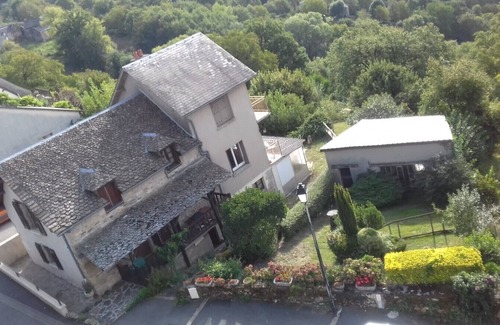 Castelnau-de-Mandailles Casa | Casa independiente con vistas a LA CASA DEL LAGO °°° (3 llaves)