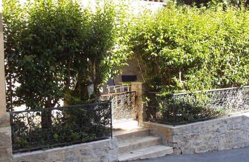 Comps-sur-Artuby Casa | Casa tranquila en el pueblo