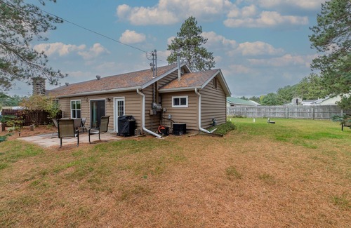 Minocqua Casa | Hill Hideaway Unit 2 – Pet-Friendly, Mid-Term Lake Retreat