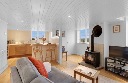 Henshaw Cabaña | Hill House Hideaway - North East Escapes