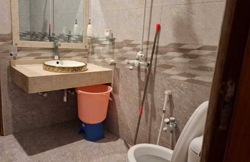 Mirpur Hotel | Fully Furnished bedrooms attached washroom citihousing,satellite town jhelum