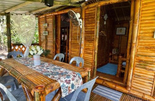 Murcia Casa | Hillcreek's Riverside Hideaway