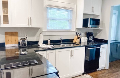 Gastonia Cabaña | Hillcrest Cottage