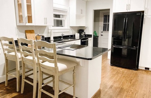 Gastonia Cabaña | Hillcrest Cottage