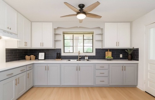 Hillcrest Casa | Hillcrest Luxe - 2BR with Complete Makeover & All-New Furnishings