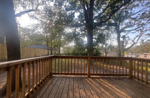 Hillcrest Casa | Hillcrest Luxe - 2BR with Complete Makeover & All-New Furnishings