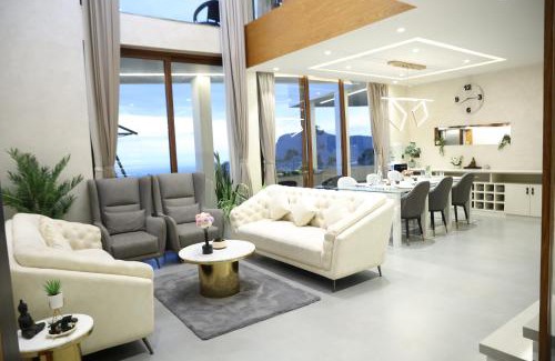 Coonoor Cama Y Desayuno | Hills and Hearts Luxury Villa