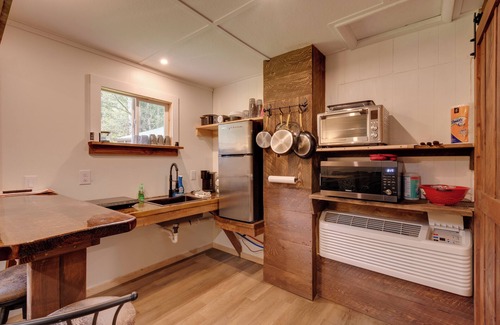 Hillsgrove Cabina | Hillsgrove Cabin: 9 Mi to Worlds End State Park!