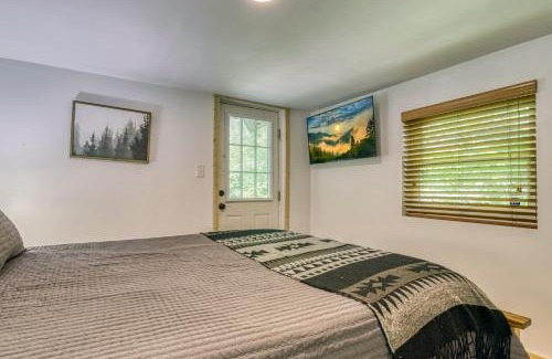 Gatlinburg Casa | "Hillside Cottage" is minutes to town and to Rocky Top SportsSerene Nature SettingGrillSleeps 6