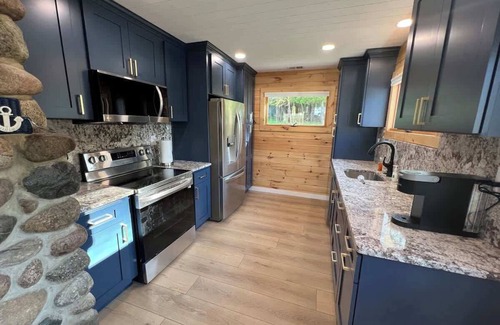 Cedarville Casa | 'Hillside' Cottage on the lake