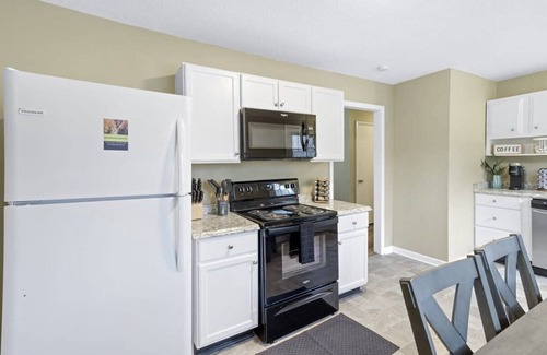 Lupton City Casa | Hillside Haven - affordable, and convenient