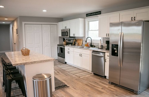 Elgin Casa | Hillside Hideaway