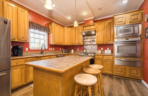 McHenry Casa | Hillside Hideaway
