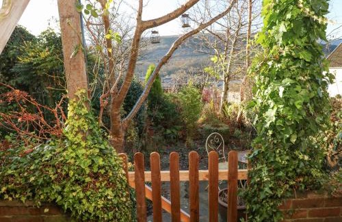 Pentre Casa | Hillside Holiday Cottage