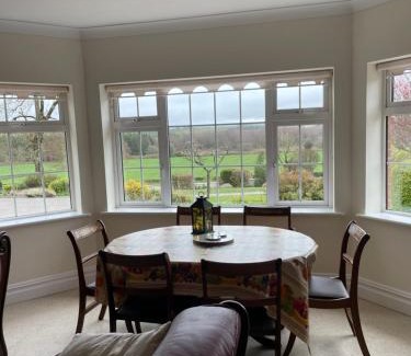 Ballinamuck Apartamento | Hillside House- Pine View