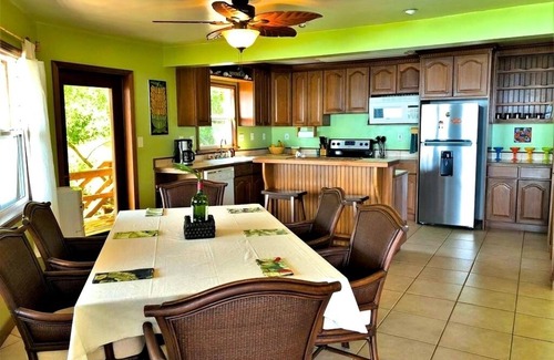 Calabash Bight Casa | Hillside Paradise Fly Fishing Flats 4 dormitorios privados con piscina y vista al mar