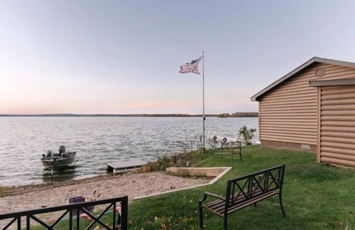 Phelps Cabina | Hillside Resort Cabin #2