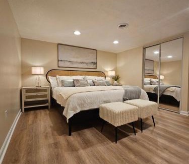 Ashley Oaks Casa | Hillside Retreat