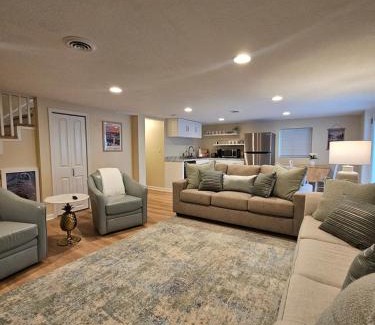 Ashley Oaks Casa | Hillside Retreat